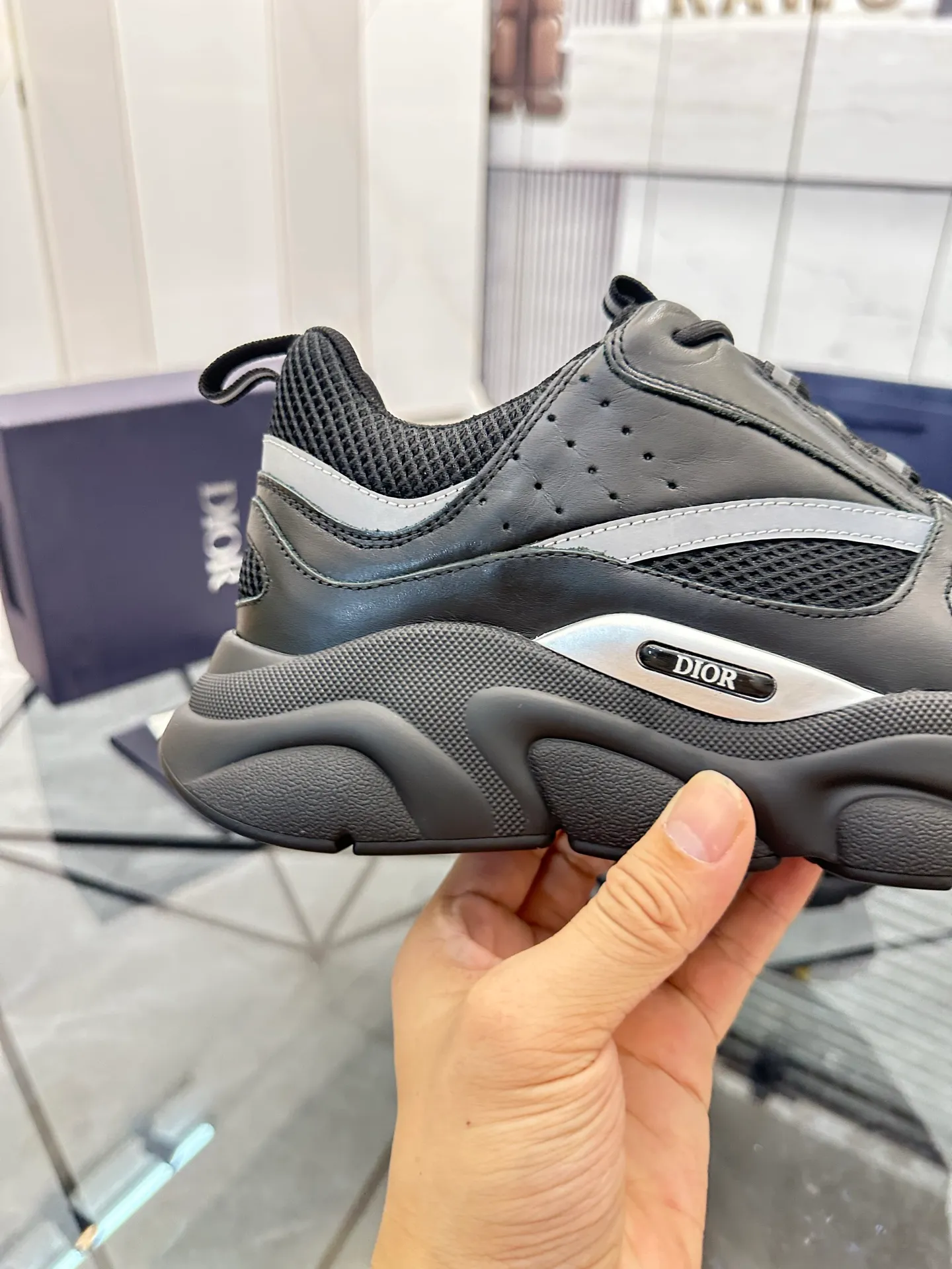 Men's shoes: 💰P460¥ Ready in Guangzhou, fully packaged Product trademark: Dior* "Dior*" low-top casual shoes Regular size: 38-46 (can be customized to 47) B22 Product materials: imported cowhide leather upper spliced ​​with original fabric, breathable lining, original outsole. Number: 920